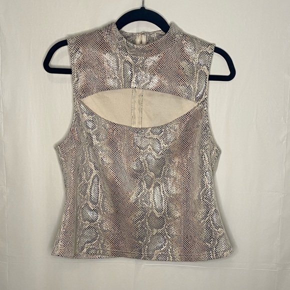 Urban Outfitters | Snake print cutout top - Picture 4 of 8